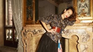 Read more about the article 5 Effortlessly Cool Outfit Ideas to Wear to a Contert